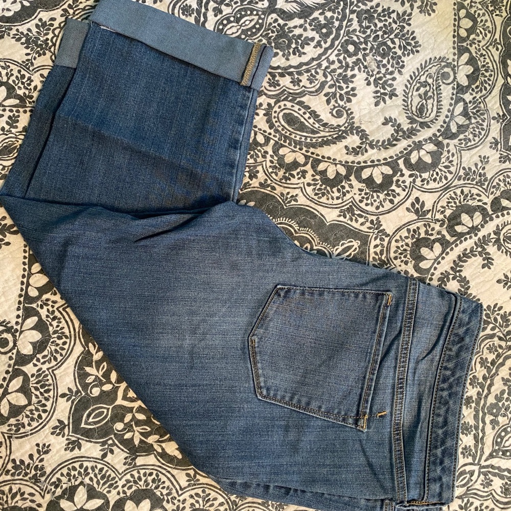 Mid-Rise Stretch Denim Capri